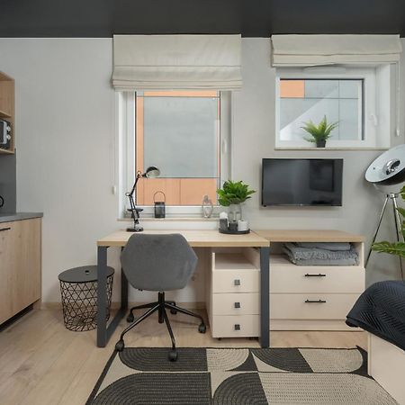 Trendy Studios With Home Office Near Wroclaw Main Station By Noclegi Renters Екстериор снимка