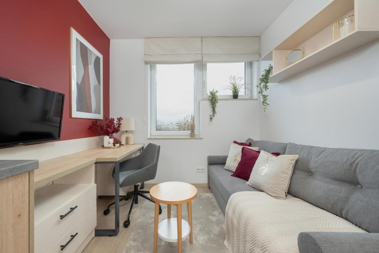 Trendy Studios With Home Office Near Wroclaw Main Station By Noclegi Renters Екстериор снимка