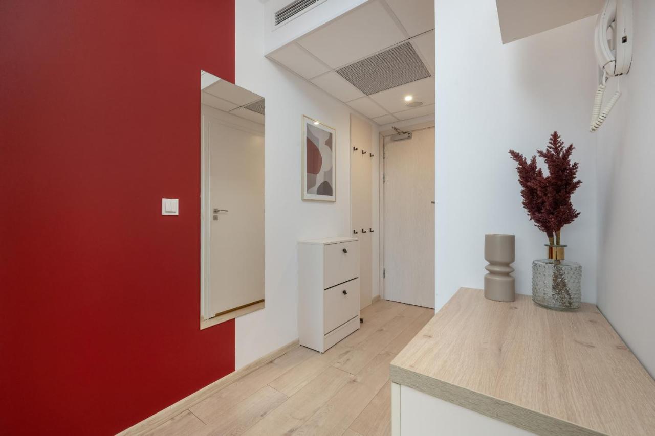 Trendy Studios With Home Office Near Wroclaw Main Station By Noclegi Renters Екстериор снимка